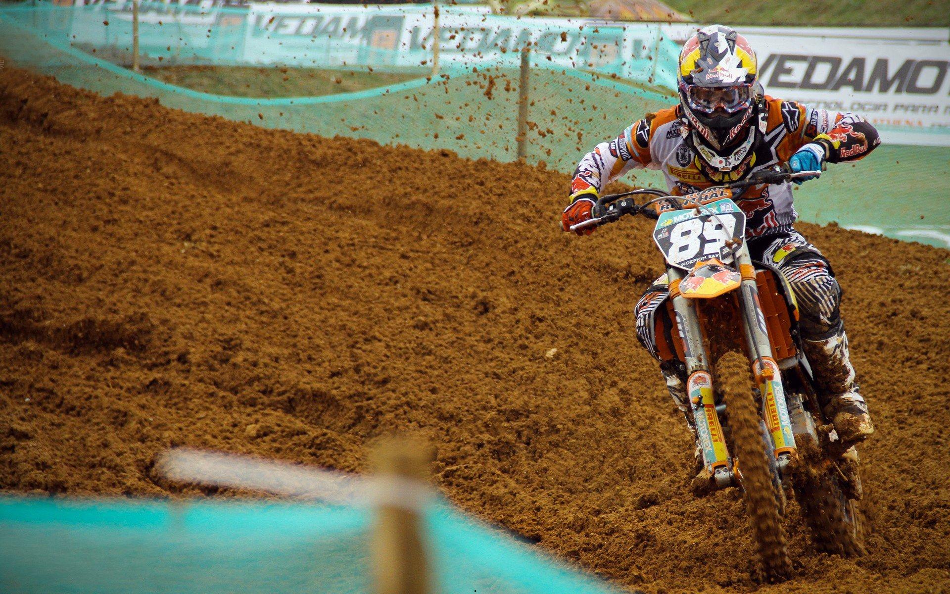 施罗德落地洛城完成首训，澄清未获湖人长约，短期合约下的职业抉择与未来变数